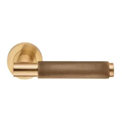 CARLISLE Satin Brass Varese Knurled Lever On Round Rose | EUL050SB