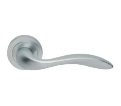CARLISLE Set Manital Satin Chrome Giava Lever Furniture On Rose | GI5SC