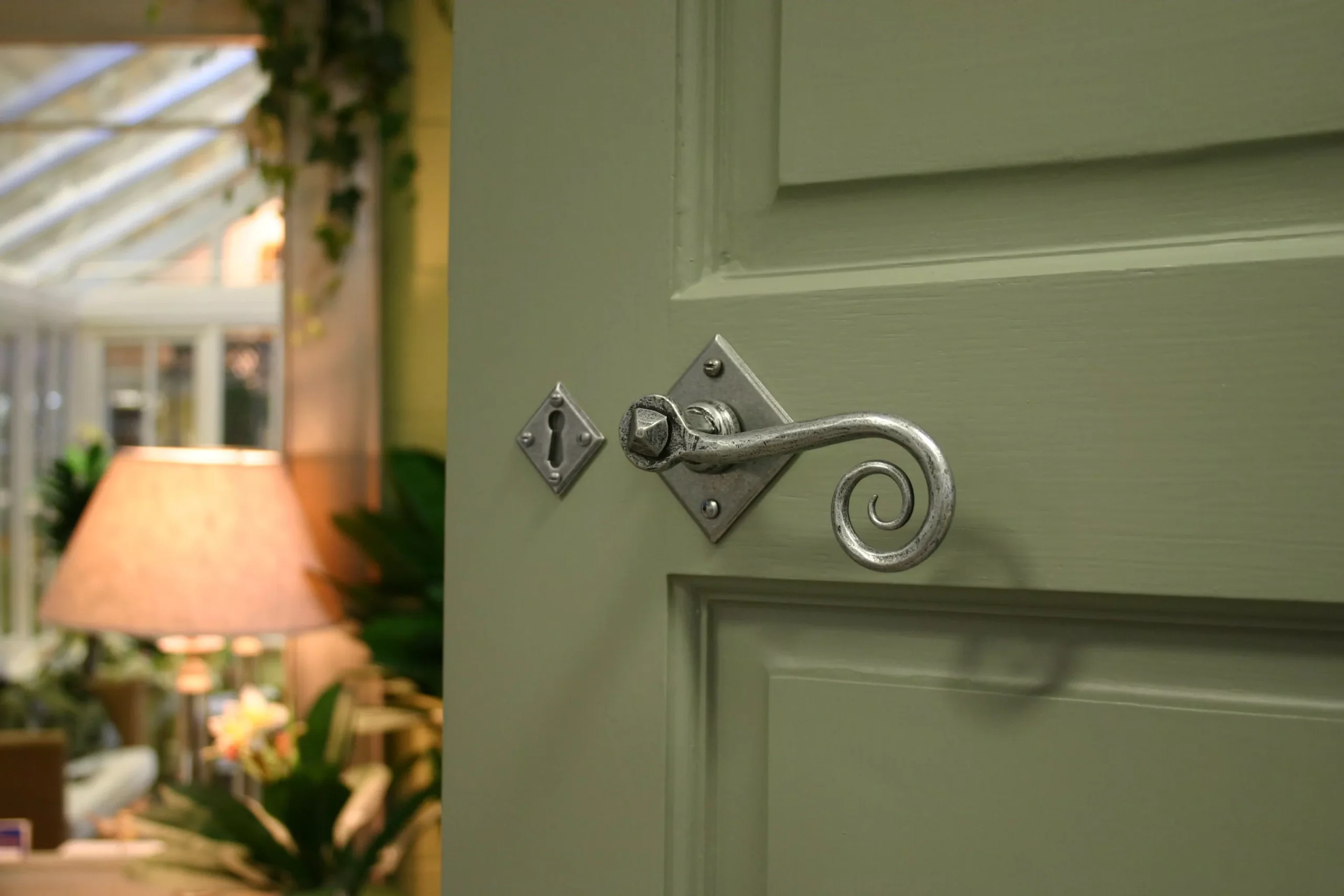 Set From The Anvil Black Monkey Tail Lever Furniture Diamond Rose | 33235 - Image 3