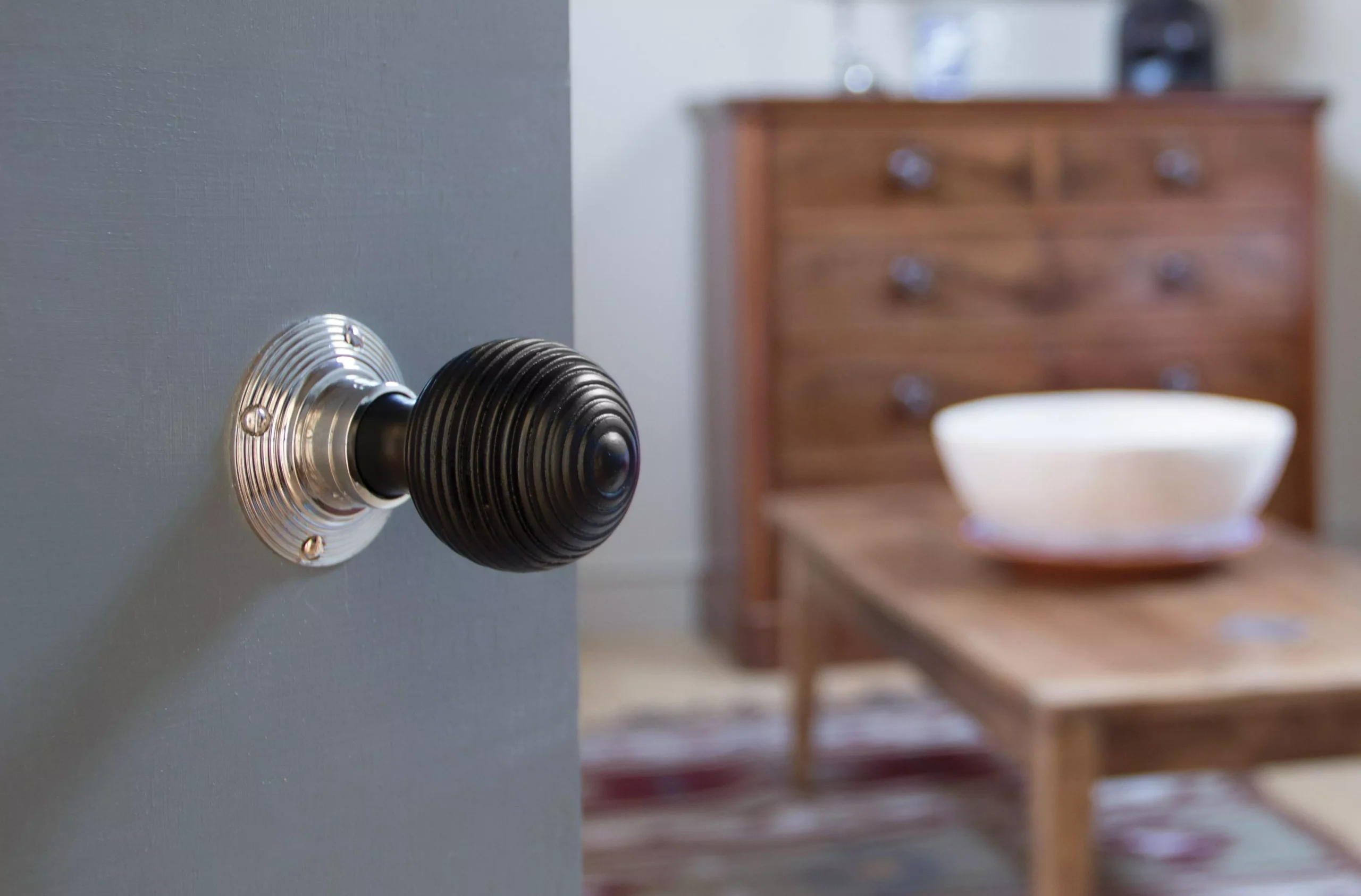 From The Anvil Set 54mm Ebony & Brass Beehive Mortice / Rim Knob | 91729 - Image 2