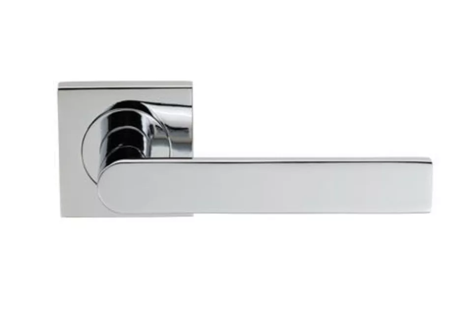 Carlisle Brass Polished Chrome Serozzetta Edge Latch Furniture On Square Rose | SZM210SQCP