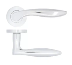 Polished Chrome Cadiz Lever Handle On Rose | ZPA060CP