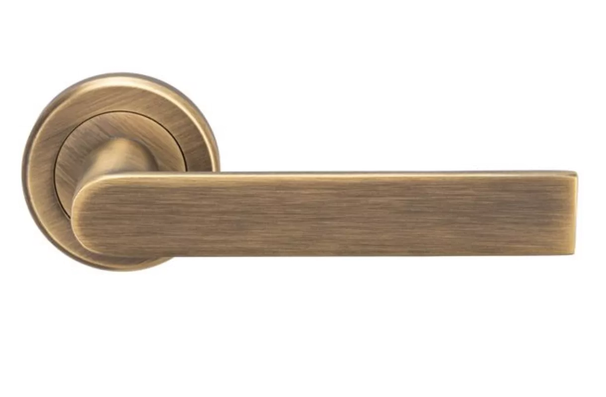 Set Carlisle Antique Brass Serozzetta Edge Lever On Round Rose | SZM210AB